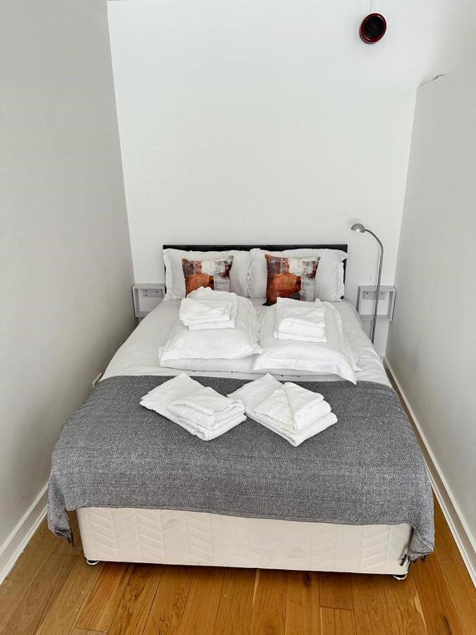 לונדון 2B Soho Studios By Indigo Flats Sleeps 4 מראה חיצוני תמונה